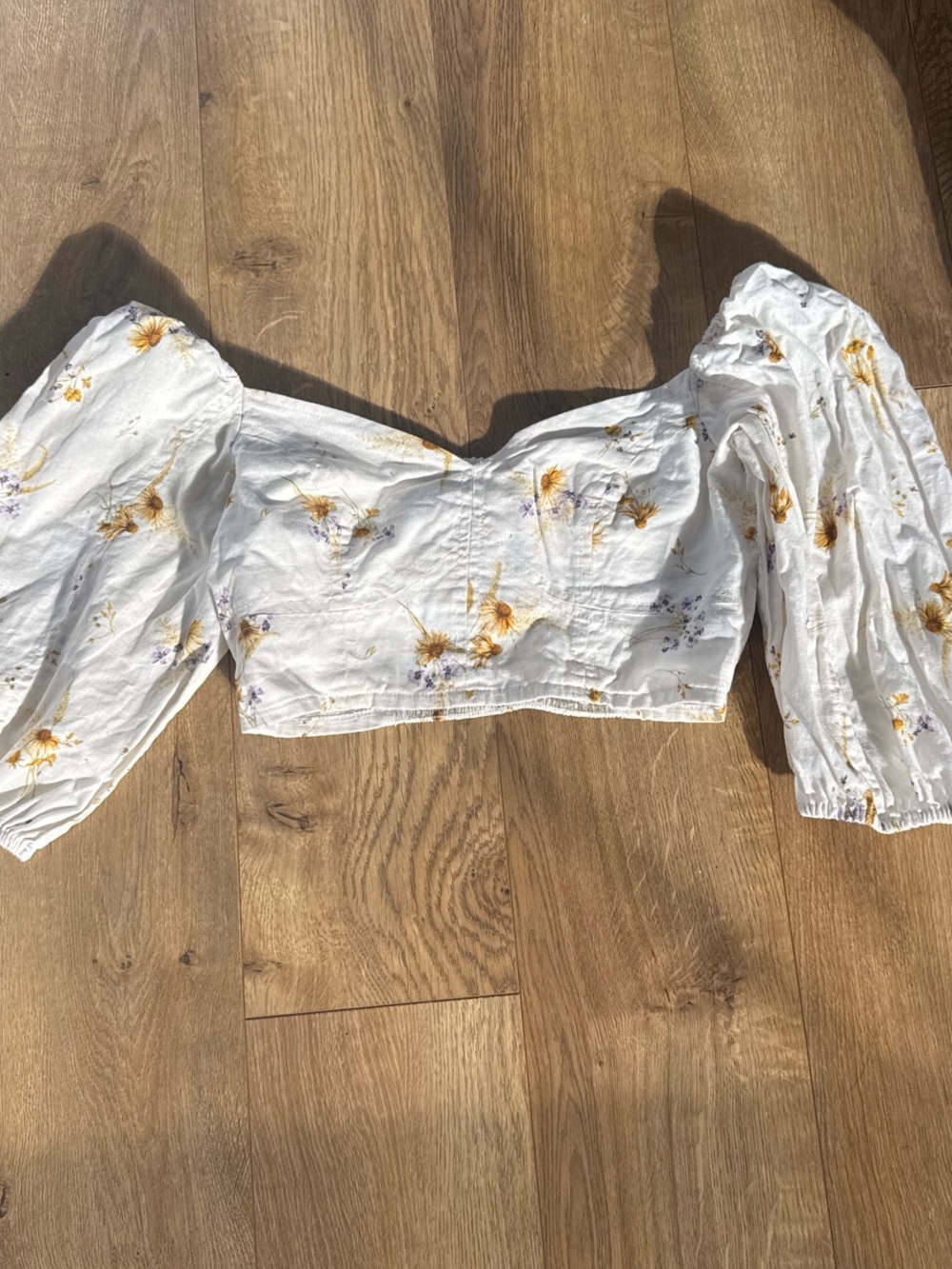 H&M Linen White Floral Puff-Sleeve Crop Top